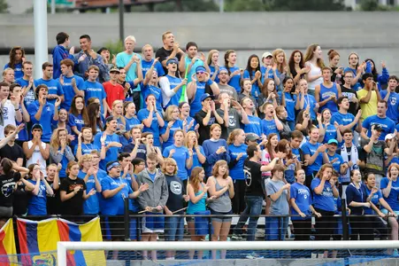 Students Crowd 6082.JPG