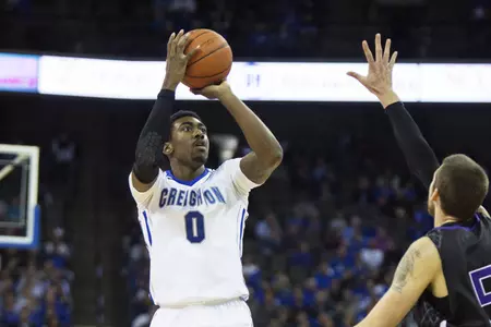 Hot Start Lifts No. 4 Villanova Past Men's Basketball
