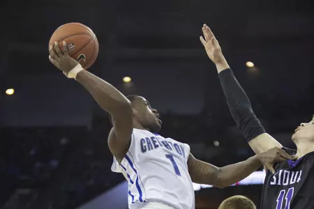 Men's Basketball Falls to Ole Miss