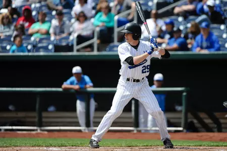 Baseball Splits Double Dip with Utah Valley