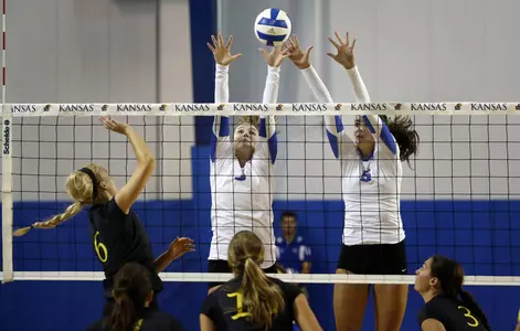 #23 Volleyball Prevails Over Lipscomb in Battle of League Favorites