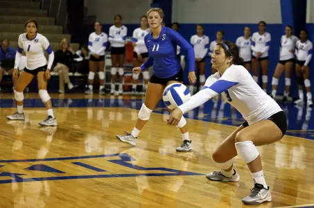 Volleyball Rolls Past Bowling Green