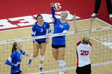 Volleyball Rolls Past Friars; Moves Into Tie For First Place