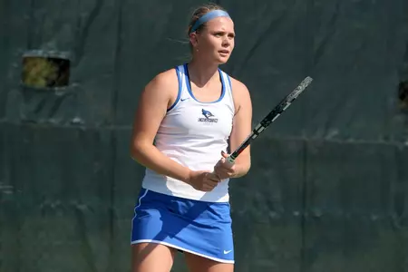 Michaela Henne Reaches Final on Second Day at Drake Invitational
