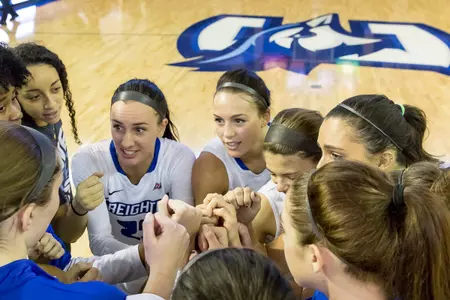 Women's Basketball Battles Mavericks & Panthers Image