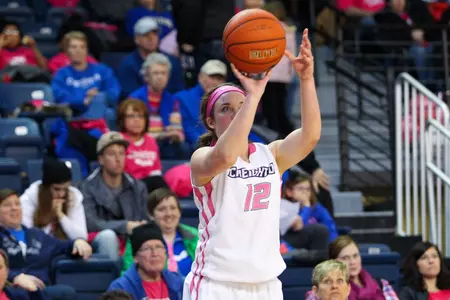 Women's Basketball Outlasts Georgetown, 71-62