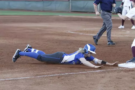 Softball Earns Split after Seventh-Inning Rally Leads to a Win