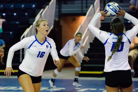 Volleyball Falls in Five Sets To Louisville