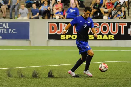 Late Score Lifts #3 Men's Soccer Past Matadors, 2-1