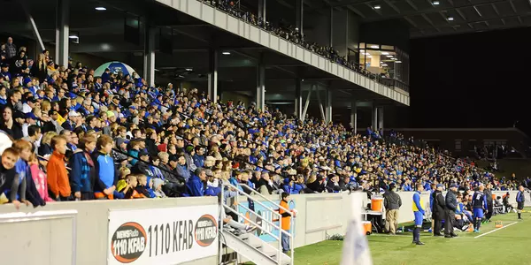 MorrisonStadium-Crowd