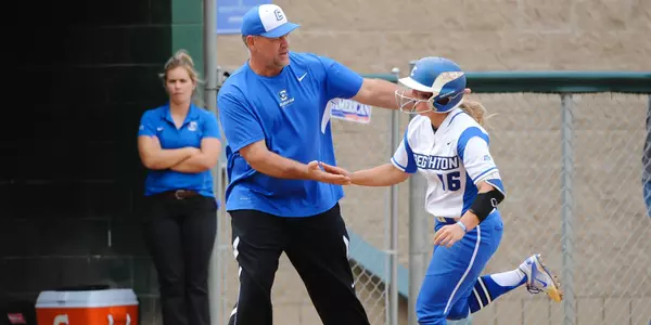 Jen Daro home run trot