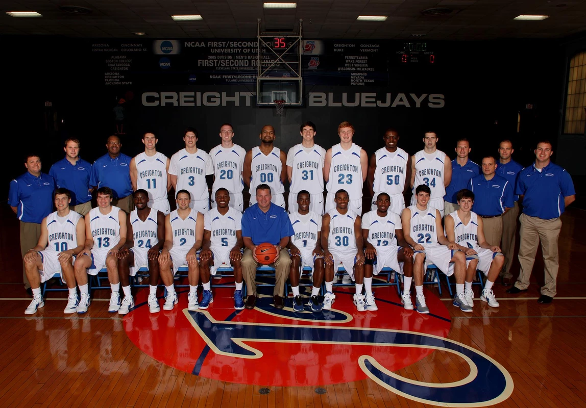2011-12 Men's Basketball Team Photo
