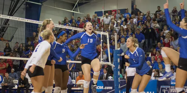 Volleyball huddle vbhuddle team celebrate celebration vbcelebrate