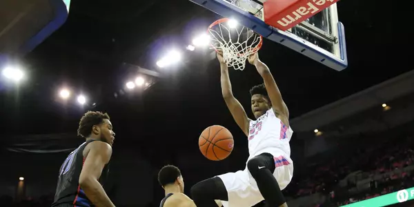 Justin Patton dunk