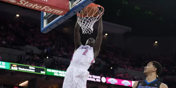 Khyri Thomas dunk