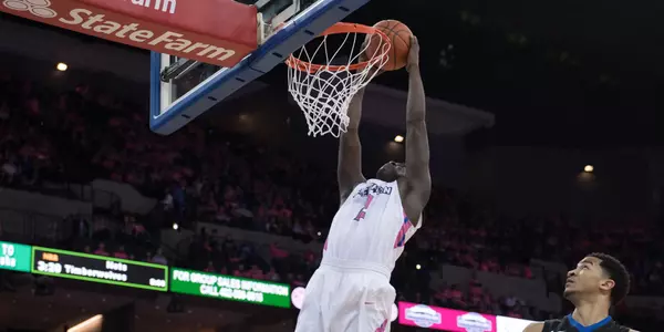 Khyri Thomas dunk