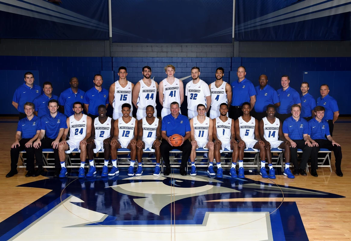 2017-18 Creighton Men's Basketball team photo with coaches and staff
