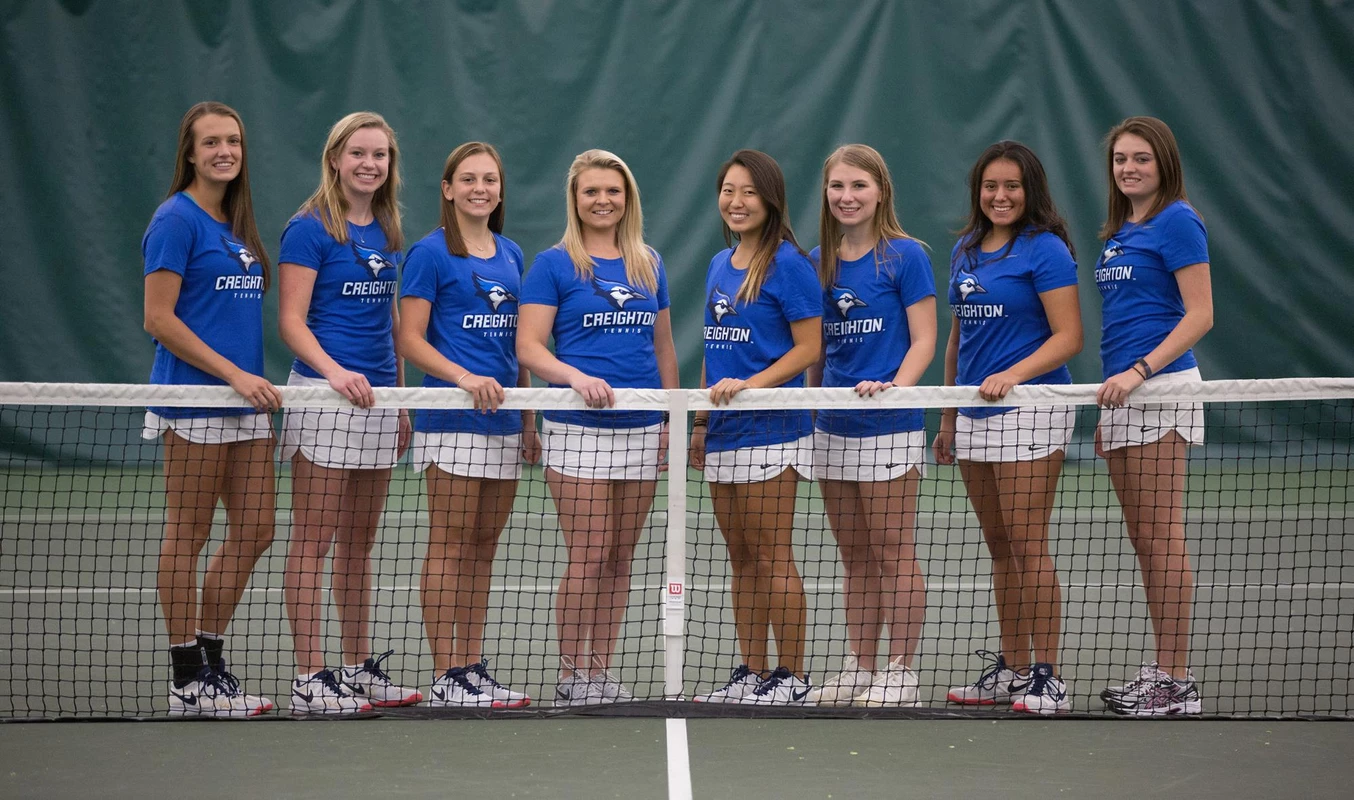 2017-18 Women's Tennis Team Photo