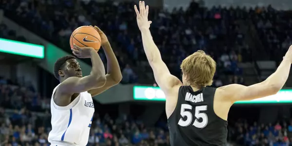 Khyri Thomas