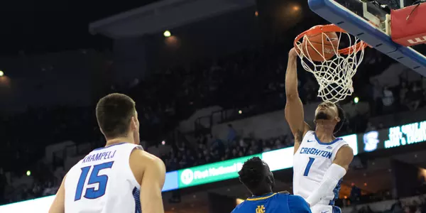 Davion Mintz dunk attempt