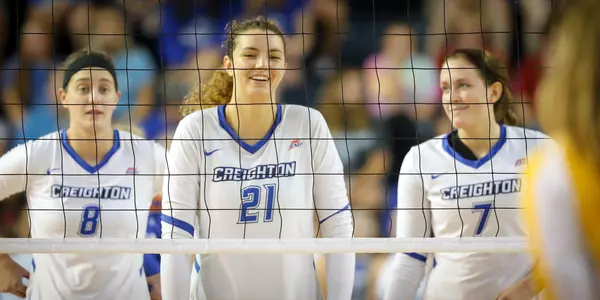 line-up vblineup volleyball Erica Kostelac, Naomi Hickman, Jaela Zimmerman