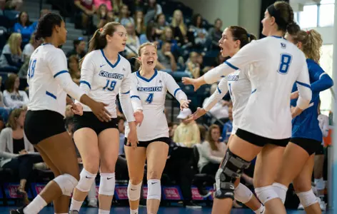 VBhuddle Volleyball huddle Grace Nelson