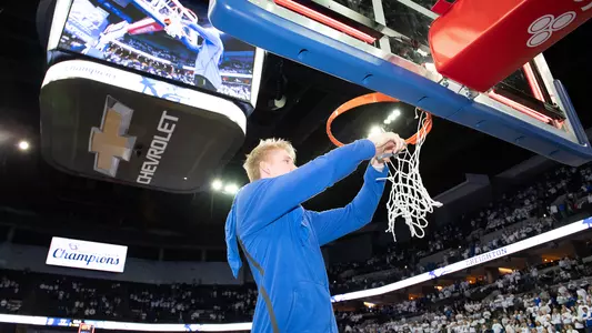 Jacob Epperson cuts net