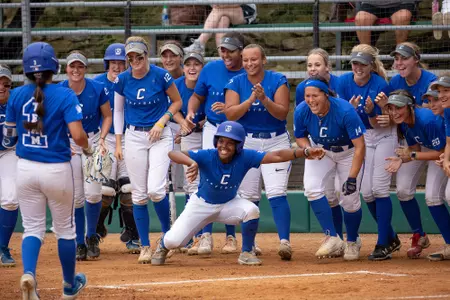 Softbal home run celebration