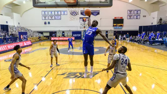 Damien Jefferson dunk