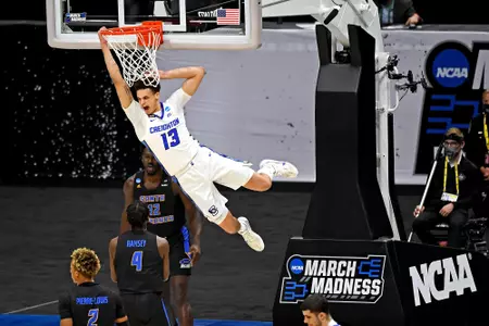 Christian Bishop dunk