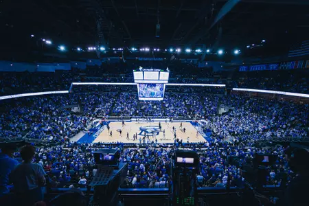 CHI Health Center Omaha fans crowd