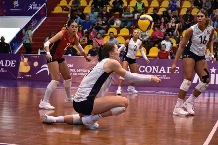 Norah Sis dig - Team USA