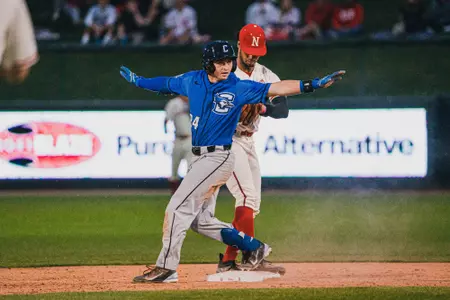 Baseball Sweeps Weekend With Late Rally, Bests UIC 12-7 Image