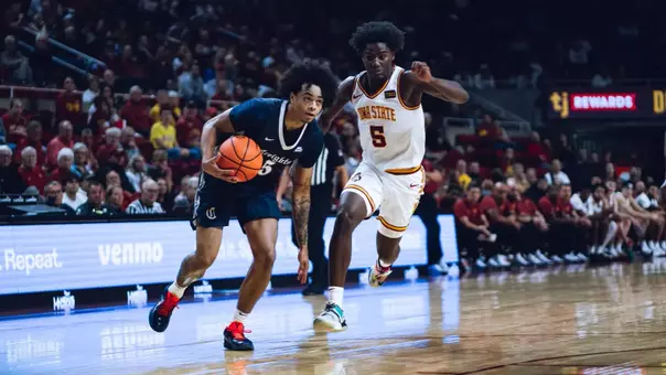 Men's Basketball Wins Exhibition Opener in Ames