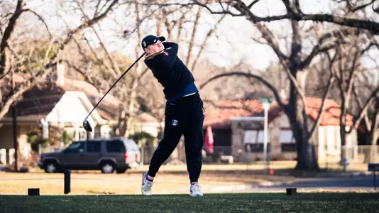 Karmazin Leads Women's Golf in Spring Opener Image