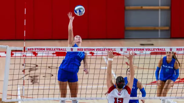 #25 Volleyball Holds Off Red Storm