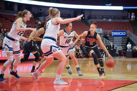 Henderson_Meghann_vs_UC_Davis_BWT_6.jpg
