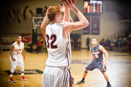 Ari_Feldman_MBB-v-Pacific-107.jpg