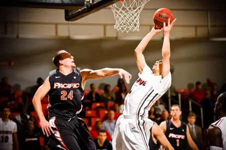 Stephan_Hicks_MBB-v-Pacific-85.jpg