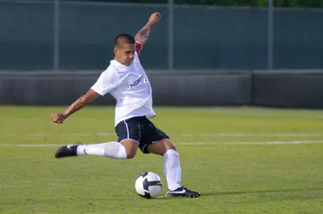 Garcia_SanDiego_FreeKick2.jpg