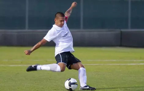 Garcia_SanDiego_FreeKick2_Rotator.jpg