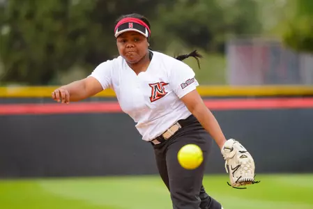 Softball-v-SacState-2015-38.jpg