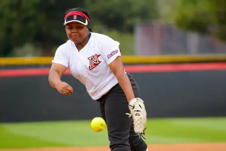 Softball-v-SacState-2015-40.jpg
