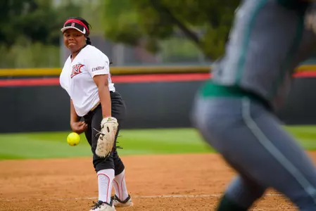 Softball-v-SacState-2015-41.jpg