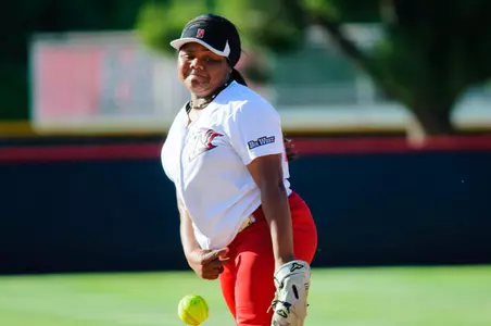 Softball-v-UCLA--19.jpg
