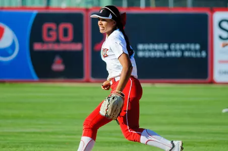 Softball-v-UCLA--29.jpg