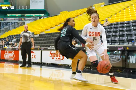 2017_3_8_WBB_vs_Hawai_5.jpg