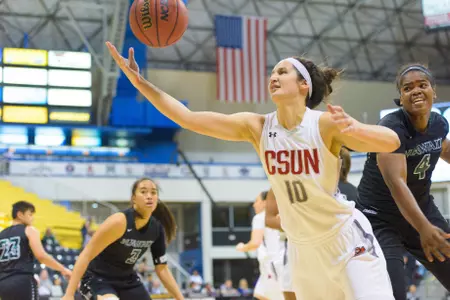 2017_3_8_WBB_vs_Hawai_65.jpg