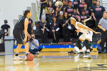 2017_3_8_WBB_vs_Hawai_91.jpg