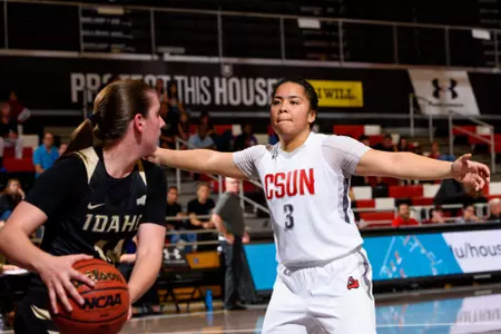 2017_11_24_Serafina_vs_Idaho_26.jpg
